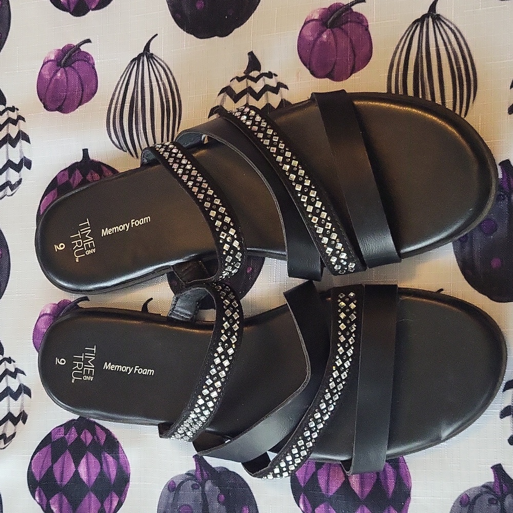 Women's size 9 Time and Tru black sandals